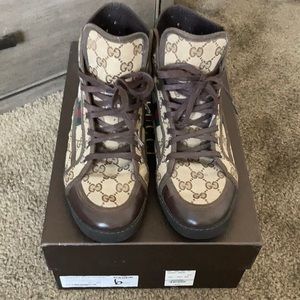 256647 FWHXO 9841 Gucci sz6 6
